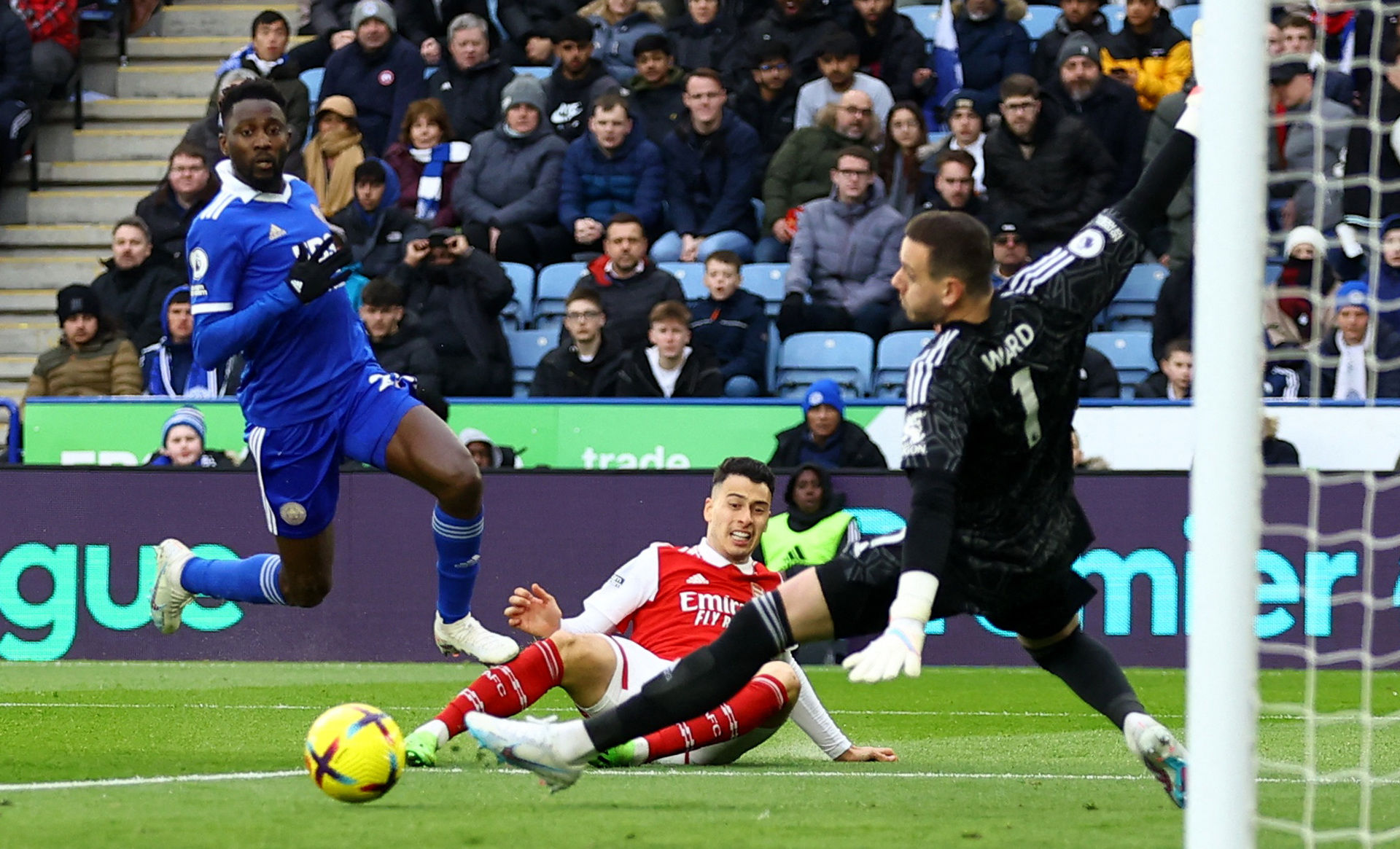 后卫后破门 后卫后破门